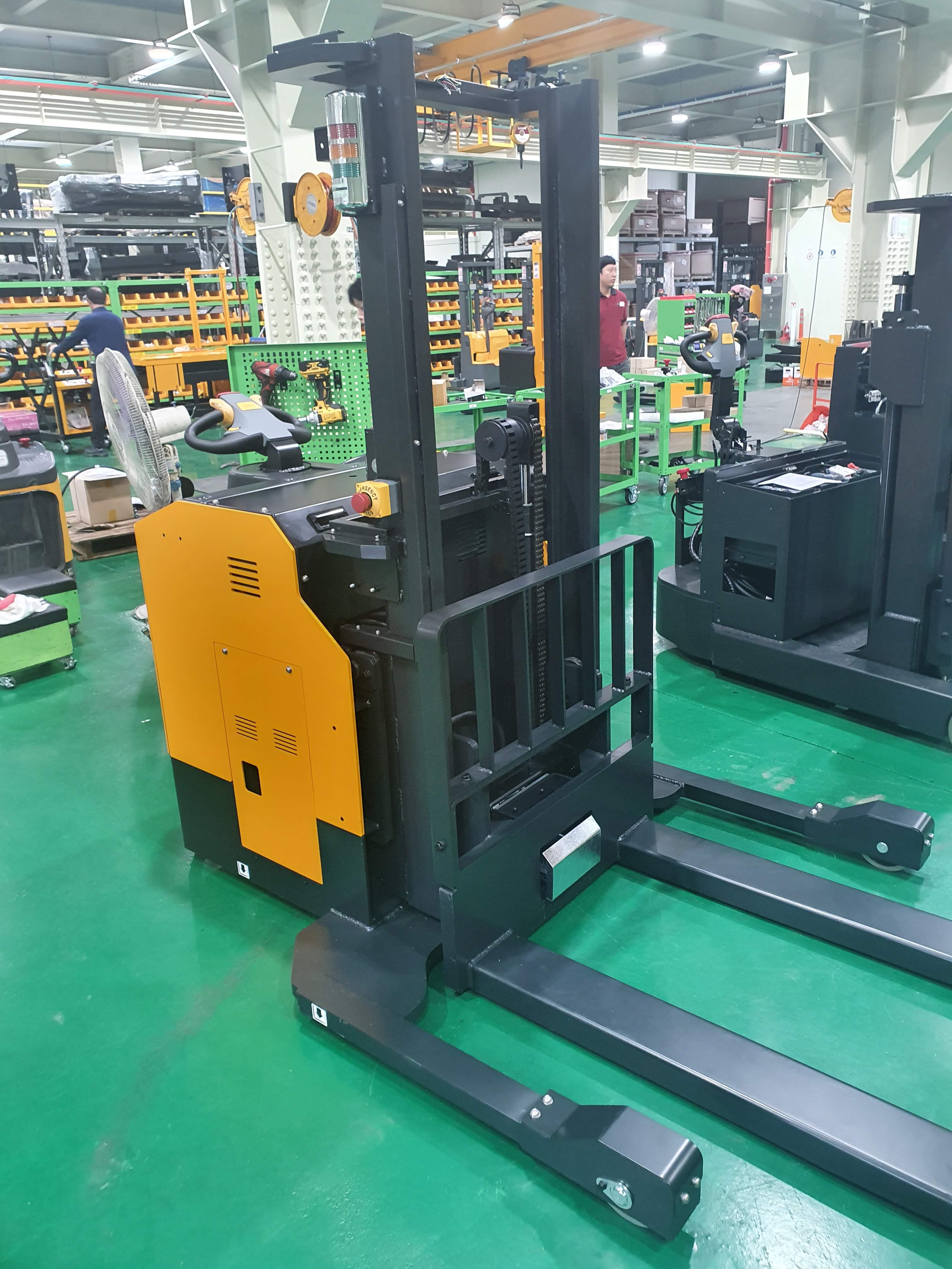 AGV-Stacker Type